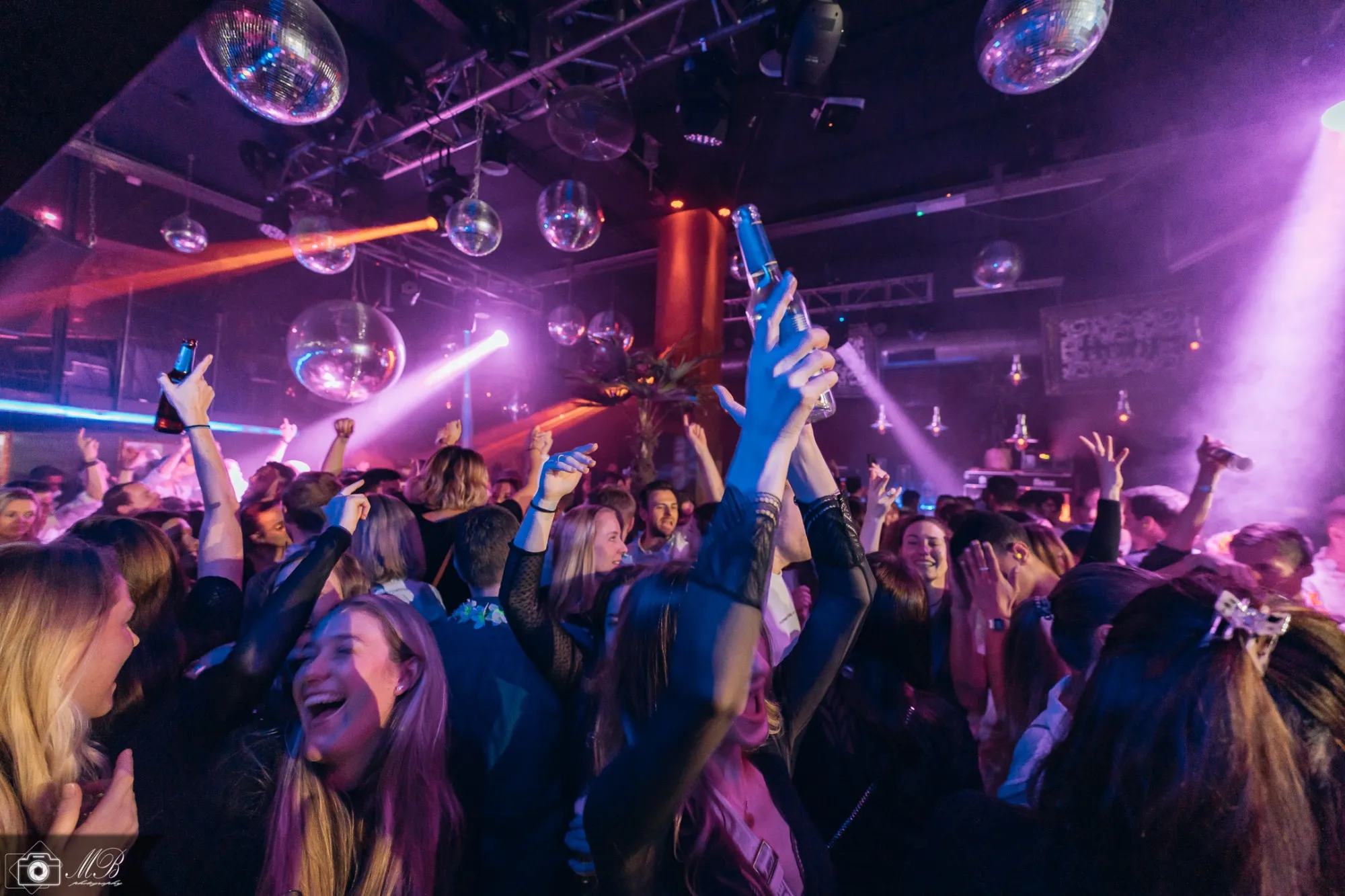 MIMARE GmbH Floor Club & Lounge